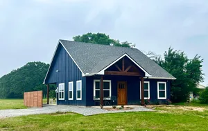Image of Two Lakes Cottage just minutes to Bois d’Arc Lake