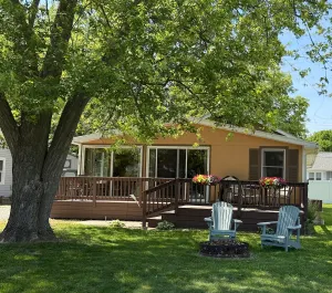 Image of Lovely Lake Cottage