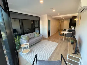 Image of Stylish 2-bed Apartment in Canberra CBD