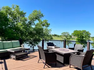 Image of Lakeside Horseshoe Hideaway Ranch