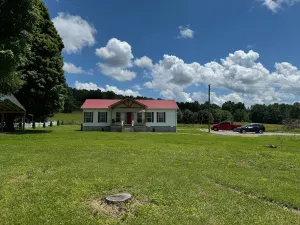Image of Dogwood Cottage at Cave Creek Farm