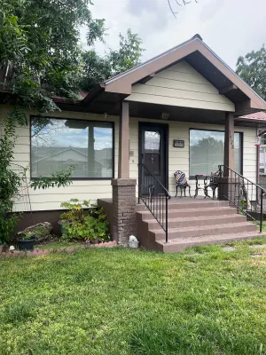 Image of Great escape on 8th. Ave