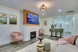 Image of Stylish APT 1mile To Masters 2mi Medical Center