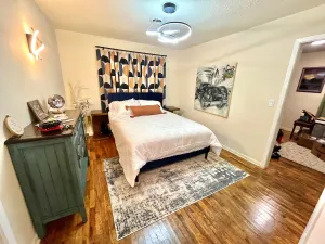 Image of Cozy Campus Art Cottage