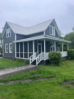 Image of Lakeside Cottage