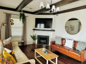 Image of The Boho cottage - 4 Bed 2 Bath w Ping Pong Table