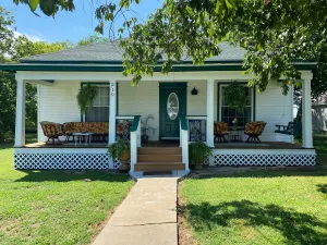 Image of Cozy home near lakes, rivers, festivals, antiquing