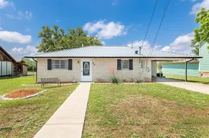 Image of Simple/charming Lakehouse