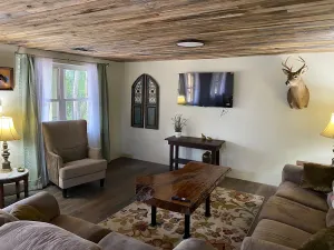 Image of Big Bass Inn on the beautiful Alabama River