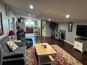 Image of Spacious Private 1br apt King Bed Jacuzzi ROKU TVs