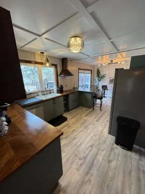 Image of Modern 4BR Home w/ 2 King Beds near Golf Course