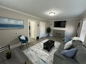 Image of Entire Comfy Townhome Downtown Waterloo