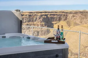 Image of Canyon Rim/Private Hot Tub/Near Hiking & Trails!