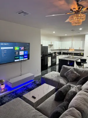 Image of Luxury Modern 3BR Beds Sleeps 8 Entire house