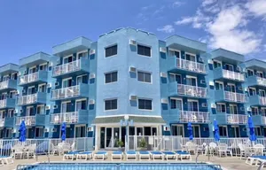 Image of 1-Bedroom condo 1.5 blocks from the Beach