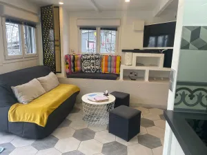 Image of between sea and mountain