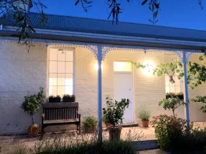 Image of Cute Cottage in the Cute Town of Newstead. Central 2 historic gold fields of Vic