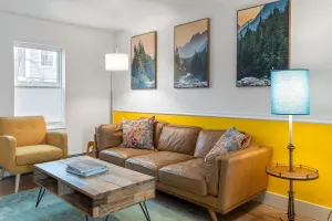 Image of Petite+Perfect Modern Pad: parking+laundry+yard