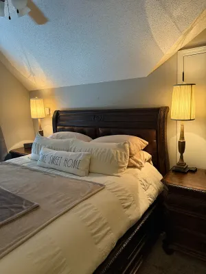 Image of Theatre Room, Hot Tub & Fire-pit in South OP