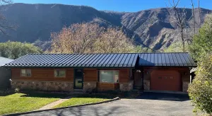 Image of The Bennett Haus - Large Home Close to Downtown