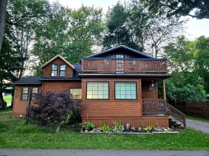 Image of LAKEVIEW Hot Tub Retreat Near Wineries!