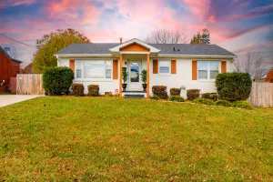 Image of ⭐️ Amelia’s Retreat ⭐️ @ Greensboro 🐕🏥🏙🏊‍♀️🛍🍔🥂 Close