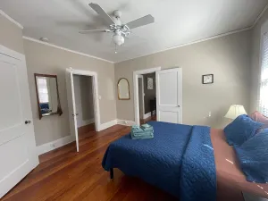 Image of Spacious home for 2 in Murray Hill w EV Chrg lvl2