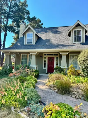 Image of Charming craftsman home on 1.1 acres close to town and beautiful beaches