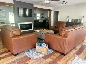 Image of Modern Farmhouse w/Gameroom and theater room close to everything