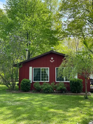 Image of Cozy cottage with natural fire place!
