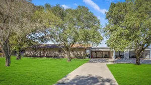 Image of Schertz Country Farmhouse on 1 acre with Gameroom