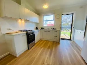 Image of Large Home&Yard*no cleaning fee*Quiet*Barossa/Adel