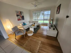 Image of Blue House on Murray River