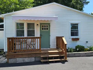 Image of Cute Carlisle Cottage-studio home