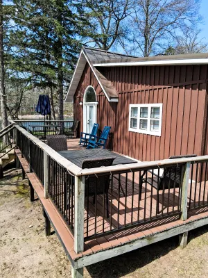 Image of Cozy 2-bedroom River Cabin