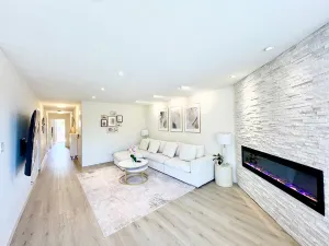 Image of Stunning apartment steps from Ocean Beach