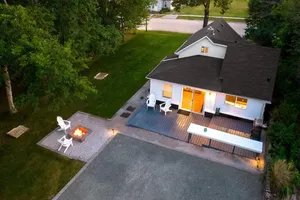 Image of Hometown Haven- 3 bedroom, Large Yard, Firepit