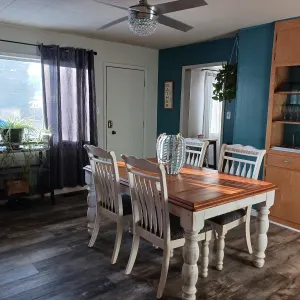 Image of ShopKeepers Inn (Oversized Parking, On Main Hwy)