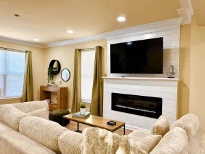 Image of Cozy & Renovated Townhome / Inner Harbor +Parking