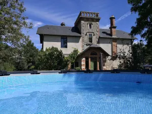 Image of Domaine de l'Ile, swimming pool and Loire beach