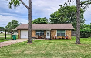 Image of Charming home nestled in the Quartz Mountains