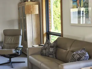 Image of Relax on Ryan Robe 100m to Town and Beach