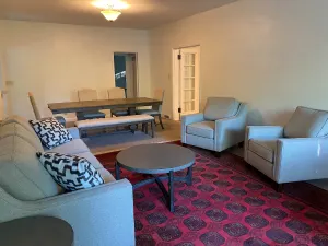 Image of Luxury 1st Floor Apt Near Square