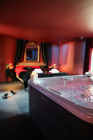 Image of LE MOULIN DES PLAISIRS atypical SM experience