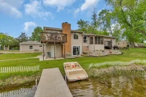 Image of Dally on Clearwater Lake