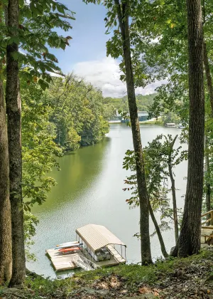 Image of Riverfront Home on the Caney Fork Near Rock Island