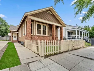 Image of Entire Home (Duplex): LSU Nearby, Downtown