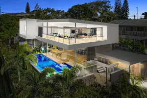 Image of Bluey's Beach House - 5 Bedroom