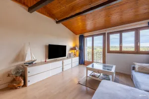 Image of In the citadel, 2-room apartment overlooking the port