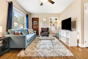 Image of Beautiful house, minutes from uptown, fenced yard.